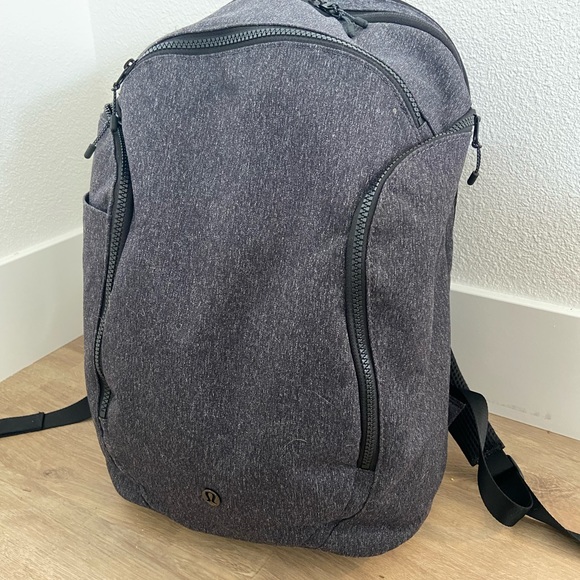 Lululemon Define Heathered Gray Backpack - Picture 5 of 7